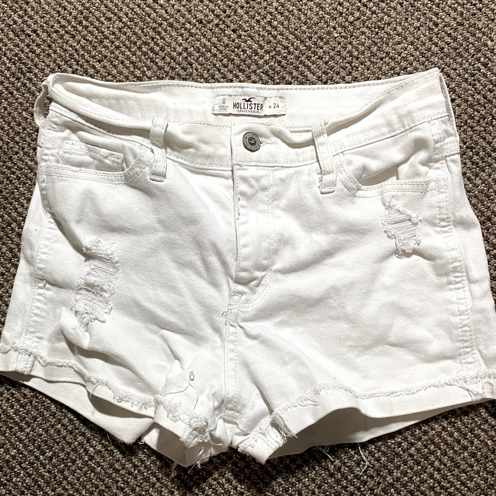 White Hollister shorts
